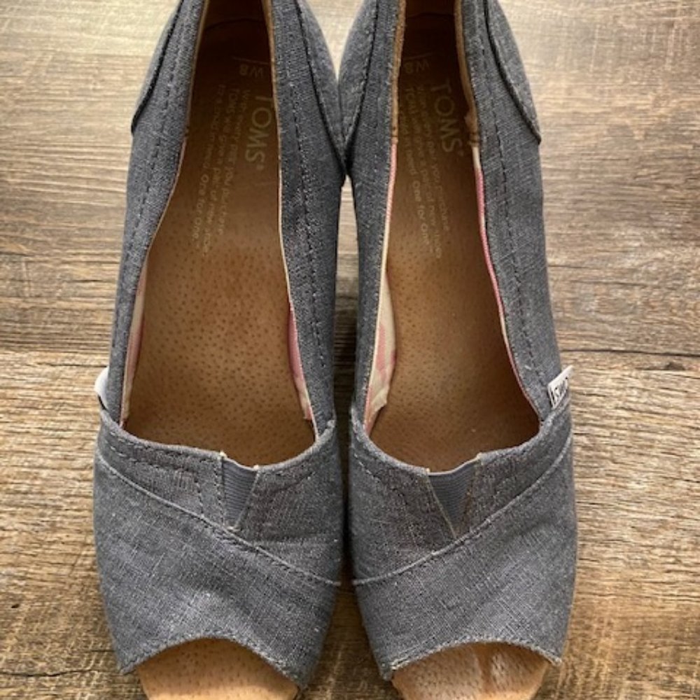 Toms Size 8
